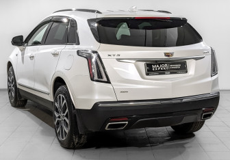 Подержанный автомобиль Cadillac XT5 2021 года (7 фото)