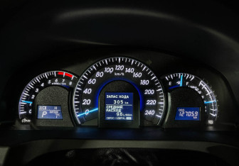 Подержанный автомобиль Toyota Camry Sedan 2012 года (11 фото)