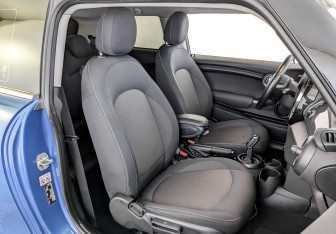 Подержанный автомобиль MINI Hatch 2021 года (22 фото)