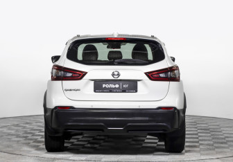 Подержанный автомобиль Nissan Qashqai 2021 года (6 фото)