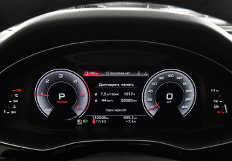 Подержанный автомобиль Audi Q7 2022 года (11 фото)
