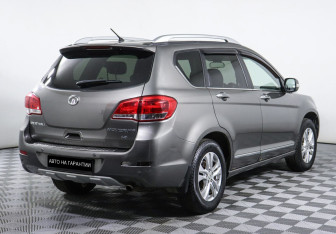 Подержанный автомобиль Great Wall Hover H6 2013 года (3 фото)