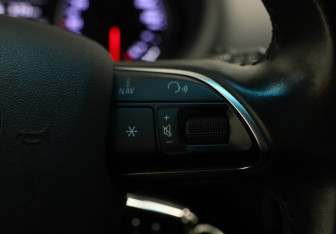 Подержанный автомобиль Audi A3 Hatchback 2015 года (10 фото)