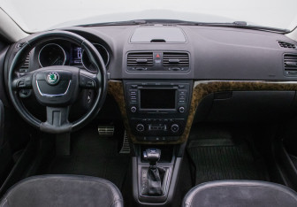 Подержанный автомобиль Skoda Yeti 2011 года (13 фото)