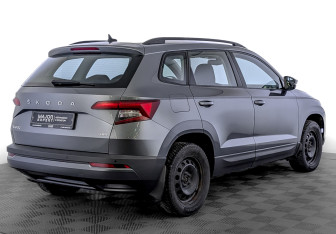 Подержанный автомобиль Skoda Karoq 2021 года (5 фото)