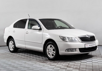 Подержанный автомобиль Skoda Octavia Liftback 2013 года (3 фото)