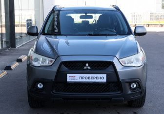Подержанный автомобиль Mitsubishi ASX 2012 года (2 фото)