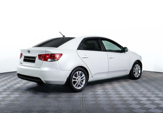 Подержанный автомобиль Kia Cerato Sedan 2012 года (5 фото)