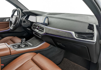 Подержанный автомобиль BMW X5 2018 года (11 фото)