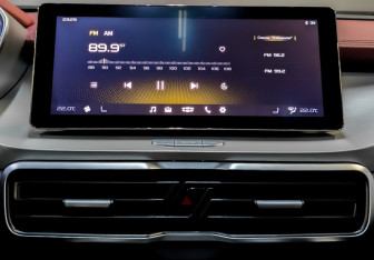 Подержанный автомобиль Geely Coolray 2021 года (14 фото)