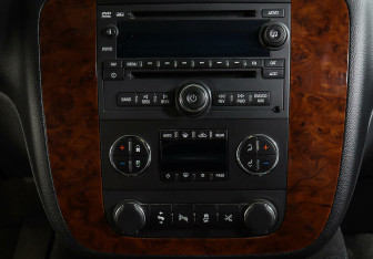 Подержанный автомобиль Chevrolet Tahoe 2012 года (11 фото)