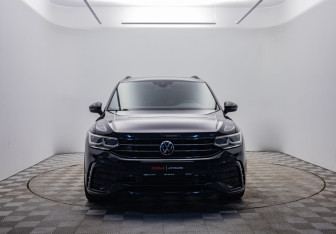 Подержанный автомобиль Volkswagen Tiguan 2021 года (2 фото)