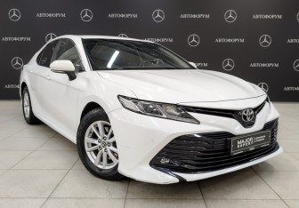 Подержанный автомобиль Toyota Camry Sedan 2018 года (3 фото)