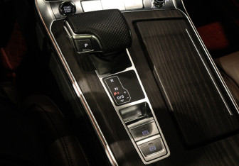 Подержанный автомобиль Audi A6 Sedan 2024 года (14 фото)