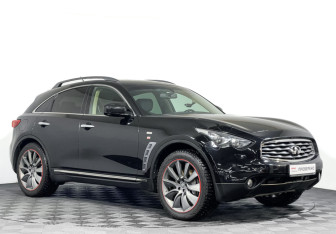 Подержанный автомобиль Infiniti FX 2010 года (3 фото)