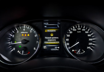 Подержанный автомобиль Nissan X-Trail 2019 года (13 фото)