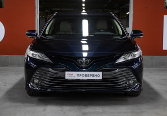 Подержанный автомобиль Toyota Camry Sedan 2018 года (2 фото)