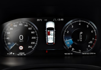 Подержанный автомобиль Volvo V90 Cross Country 2021 года (16 фото)