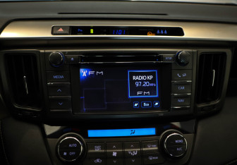 Подержанный автомобиль Toyota RAV4 2012 года (20 фото)