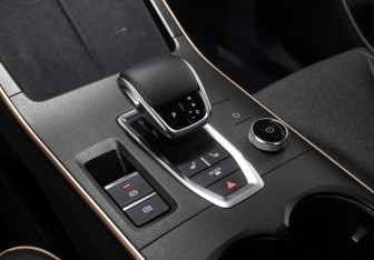 Подержанный автомобиль Omoda C5 2024 года (18 фото)