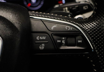 Подержанный автомобиль Audi Q7 2015 года (11 фото)