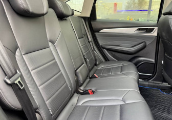 Подержанный автомобиль Haval F7 2022 года (11 фото)