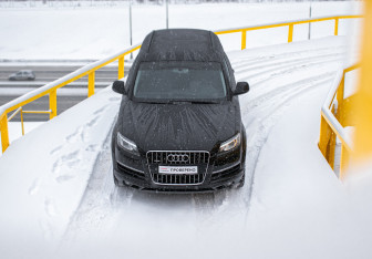 Подержанный автомобиль Audi Q7 2013 года (6 фото)