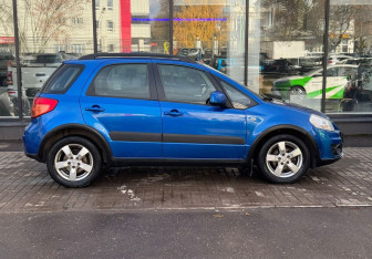 Подержанный автомобиль Suzuki SX4 Hatchback 2011 года (4 фото)