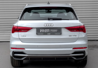 Подержанный автомобиль Audi Q3 2023 года (6 фото)