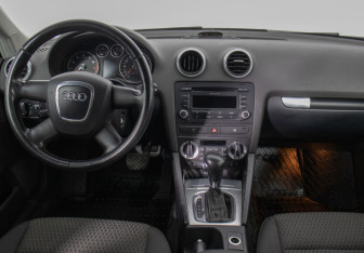 Подержанный автомобиль Audi A3 Hatchback 2009 года (13 фото)