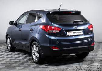 Подержанный автомобиль Hyundai ix35 2010 года (7 фото)