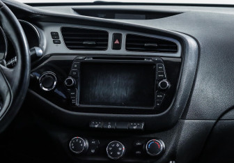 Подержанный автомобиль Kia Ceed Wagon 2013 года (10 фото)