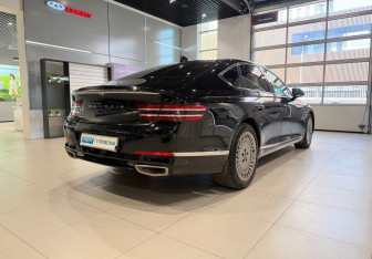 Подержанный автомобиль Genesis G80 2021 года (4 фото)