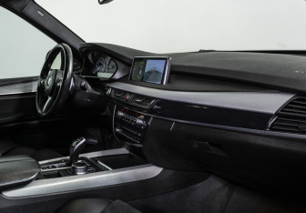 Подержанный автомобиль BMW X5 2016 года (9 фото)