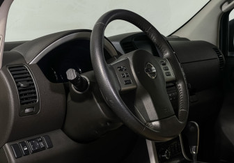 Подержанный автомобиль Nissan Pathfinder 2012 года (13 фото)