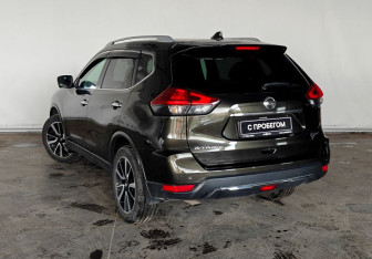Подержанный автомобиль Nissan X-Trail 2021 года (6 фото)
