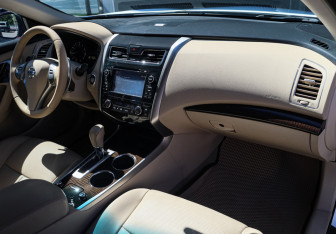 Подержанный автомобиль Nissan Teana 2014 года (7 фото)