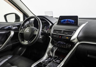 Подержанный автомобиль Mitsubishi Eclipse Cross 2018 года (9 фото)