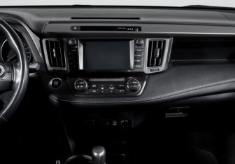 Подержанный автомобиль Toyota RAV4 2018 года (13 фото)