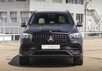 Подержанный автомобиль Mercedes-Benz GLE 2020 года (22 фото)