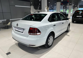 Подержанный автомобиль Volkswagen Polo Sedan 2018 года (4 фото)