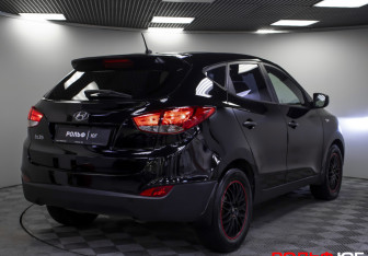 Подержанный автомобиль Hyundai ix35 2013 года (20 фото)