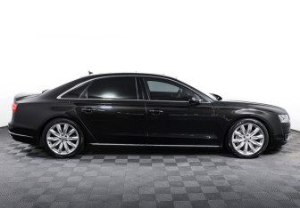 Подержанный автомобиль Audi A8 2016 года (4 фото)