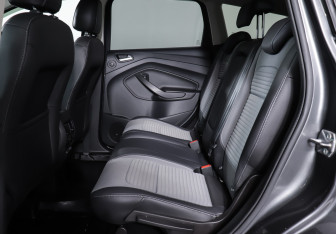 Подержанный автомобиль Ford Kuga 2017 года (12 фото)