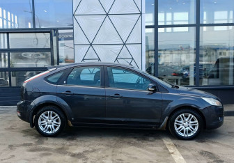 Подержанный автомобиль Ford Focus Hatchback 2008 года (4 фото)