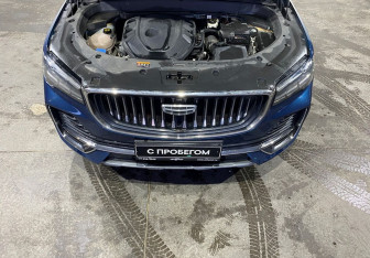 Подержанный автомобиль Geely Monjaro 2023 года (20 фото)