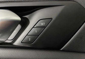 Подержанный автомобиль BMW X5 2022 года (17 фото)