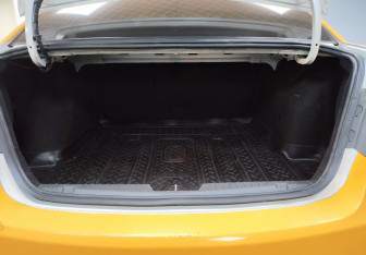 Подержанный автомобиль Chevrolet Cruze Sedan 2013 года (14 фото)