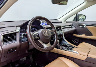 Подержанный автомобиль Lexus RX 2017 года (16 фото)