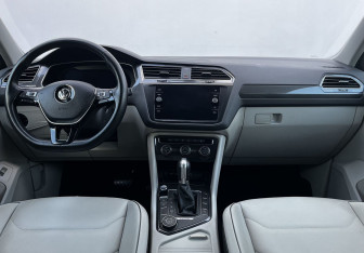 Подержанный автомобиль Volkswagen Tiguan 2018 года (14 фото)